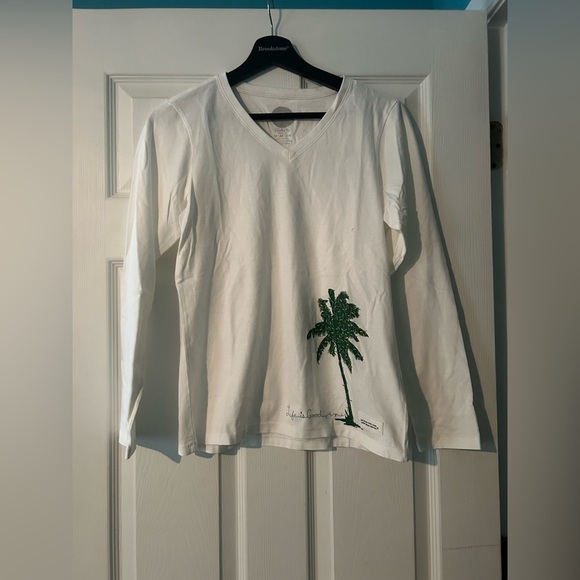 Brand: Life is good Size: XS Color: White - Picture 1 of 2